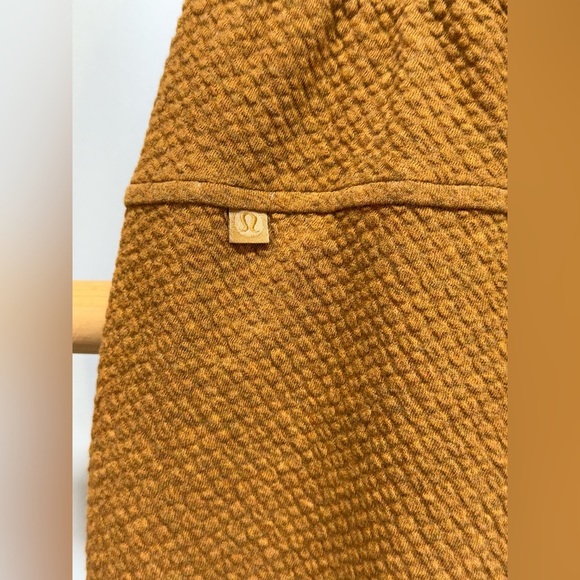 LULULEMON ATHLETICA Tan Warm Down textured Jogger size 8 - Picture 8 of 13